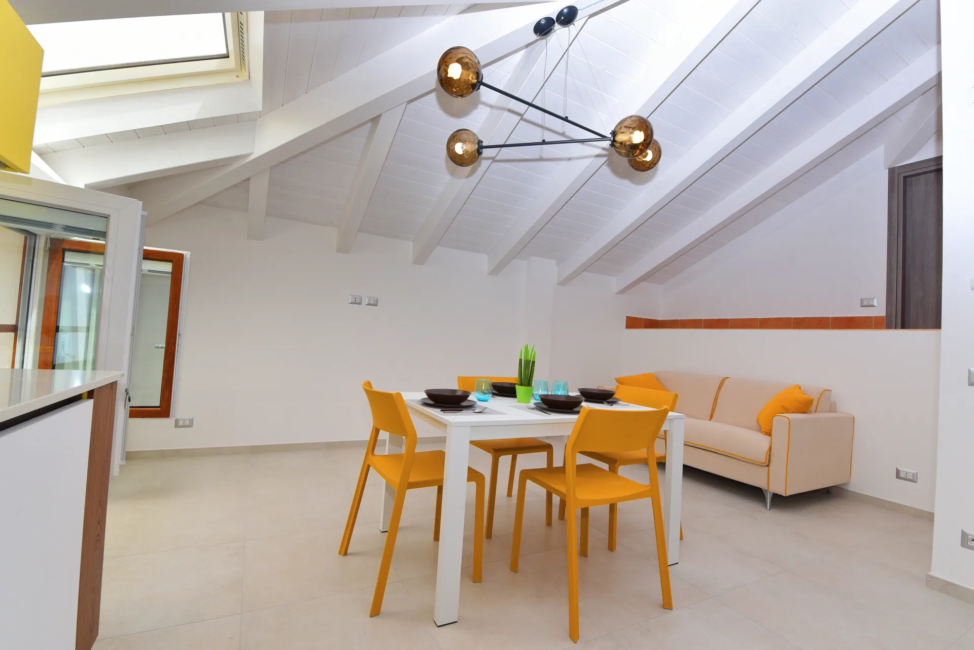 Living luminoso appartamento
