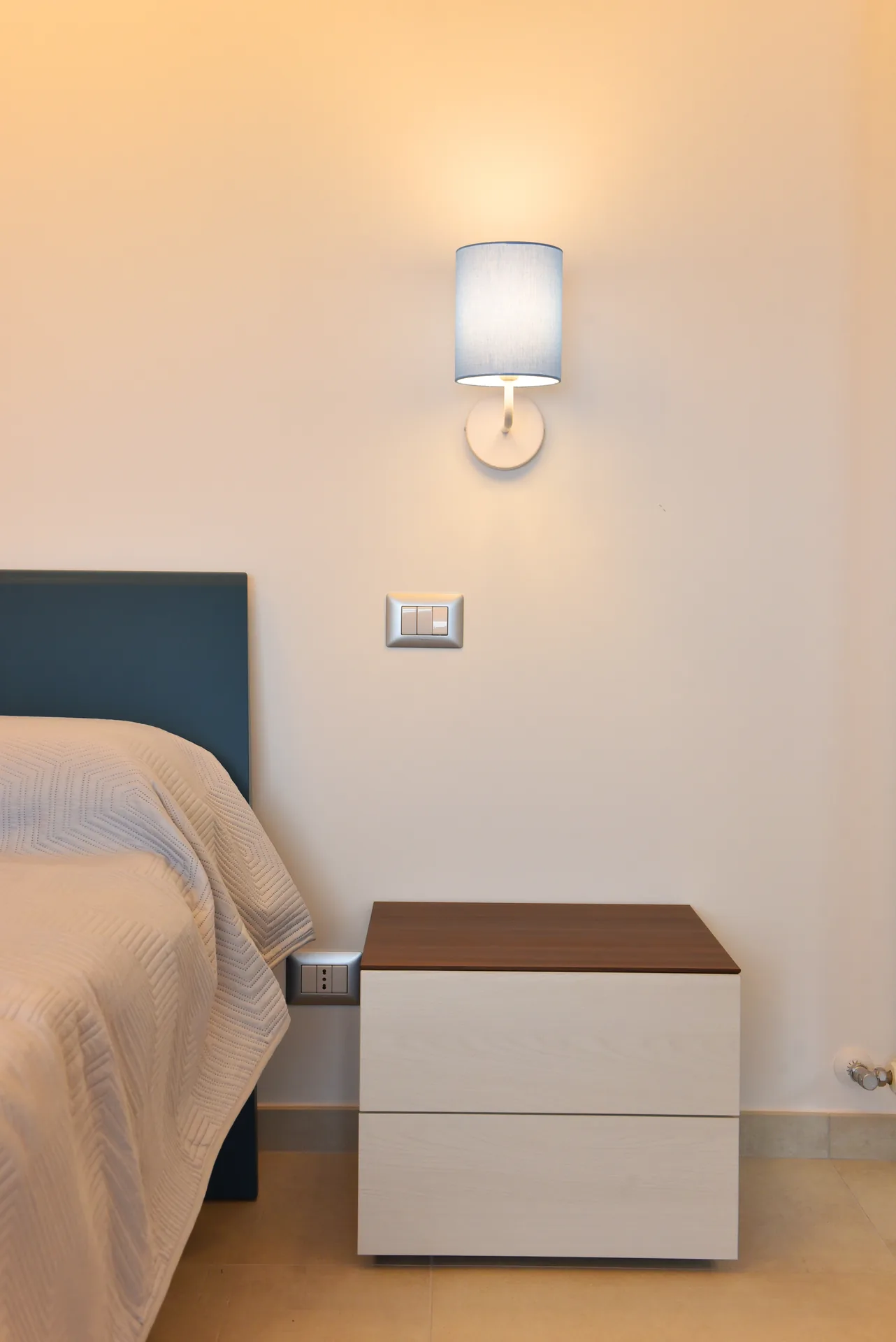 Camera da letto: comodino di design