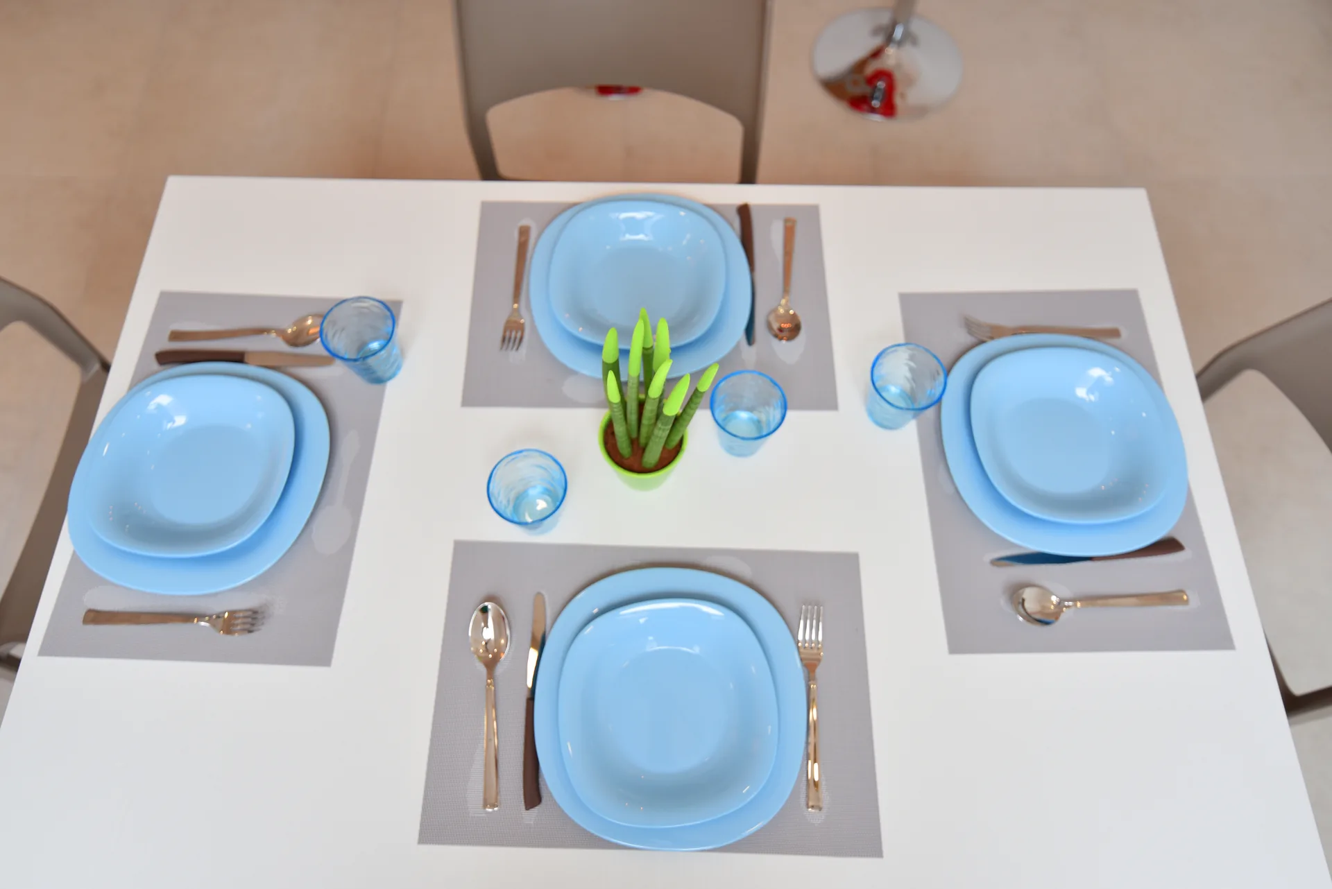 Dettaglio tavolo da pranzo